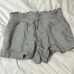 A new day size medium blue/white striped linen shorts